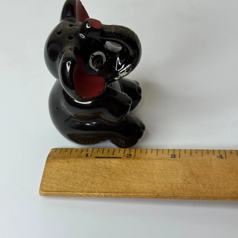 Vintage Black Elephant Salt and Pepper Shakers Japan Red Ears Cute‎ Collectible